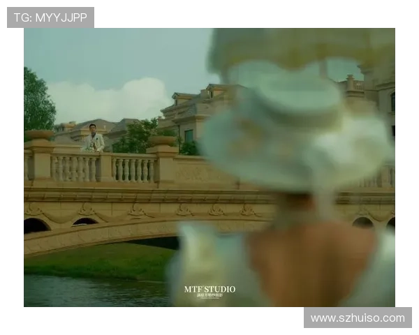 八月光影：一场不期而遇的浪漫与冒险